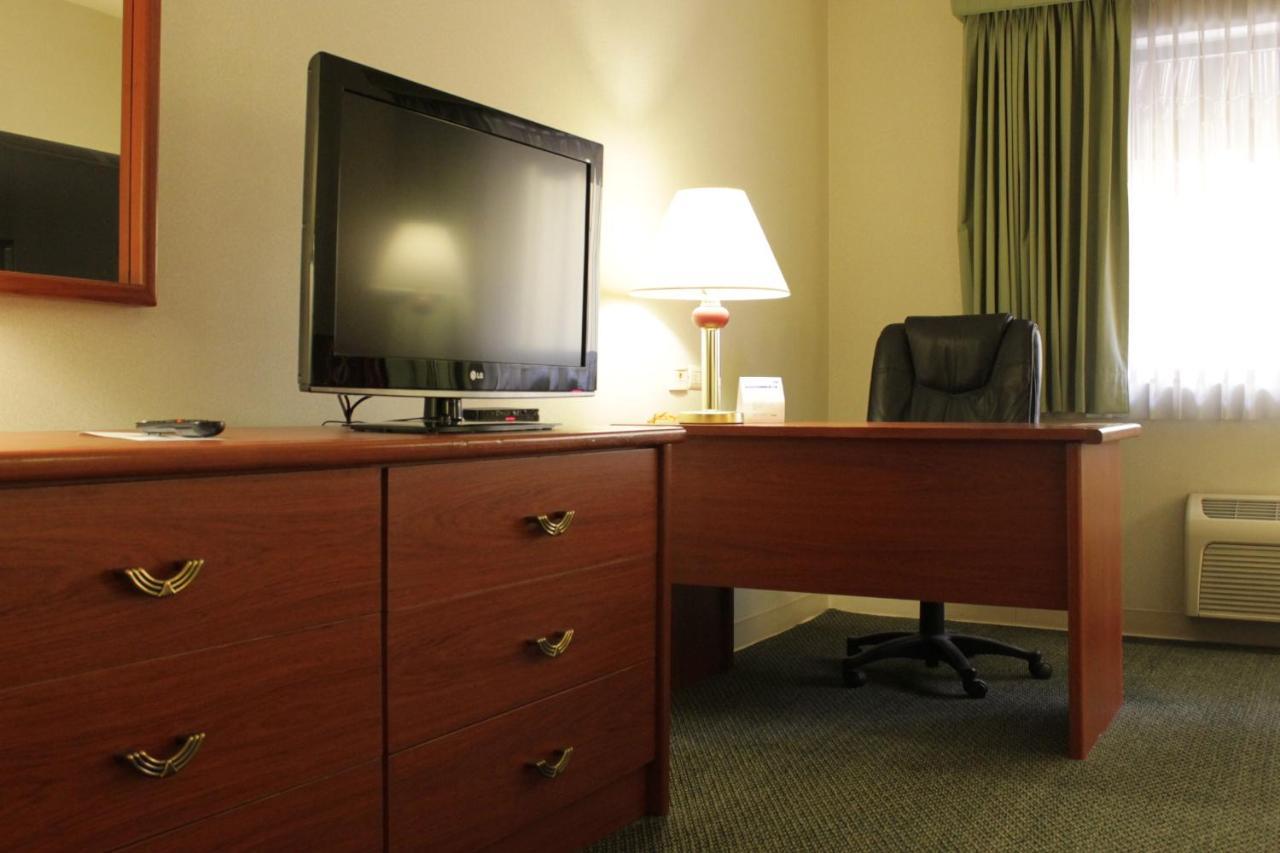 Holiday Inn Express Chihuahua By Ihg Exterior photo