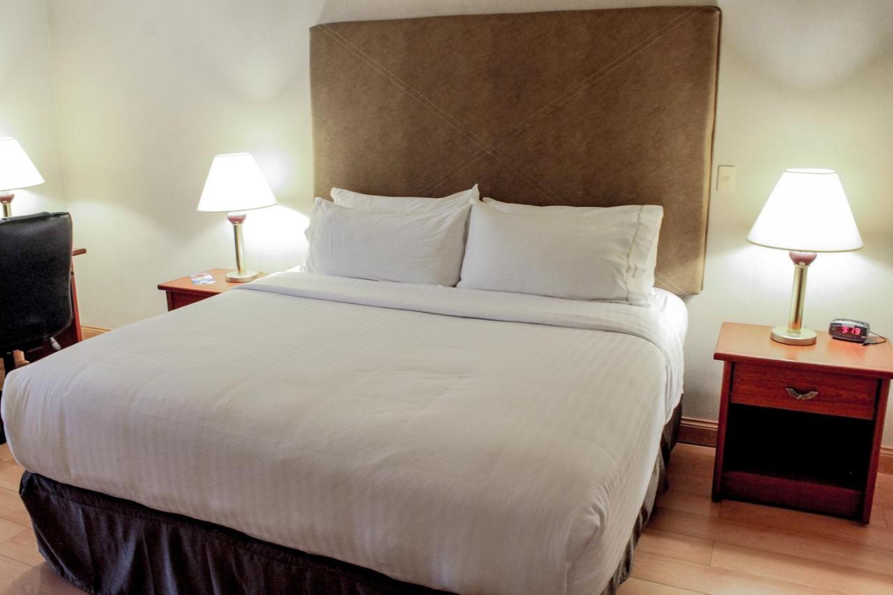 Holiday Inn Express Chihuahua By Ihg Exterior photo
