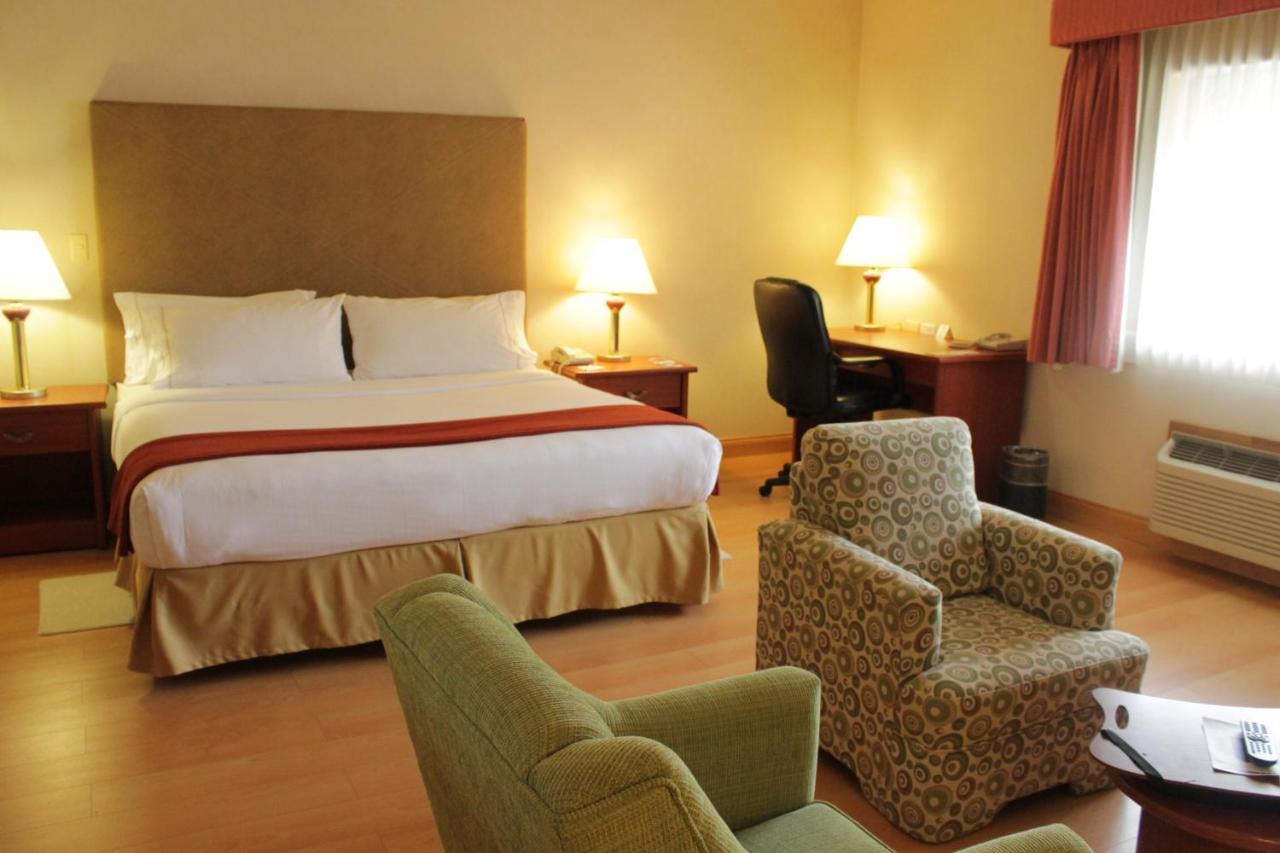 Holiday Inn Express Chihuahua By Ihg Exterior photo