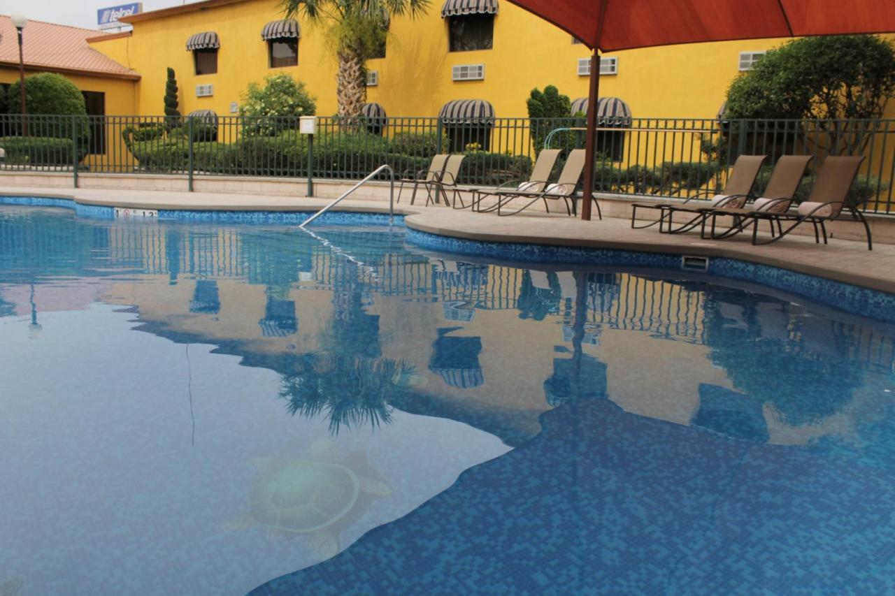 Holiday Inn Express Chihuahua By Ihg Exterior photo