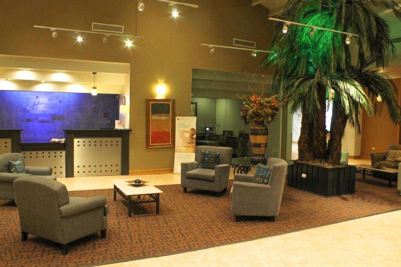 Holiday Inn Express Chihuahua By Ihg Exterior photo