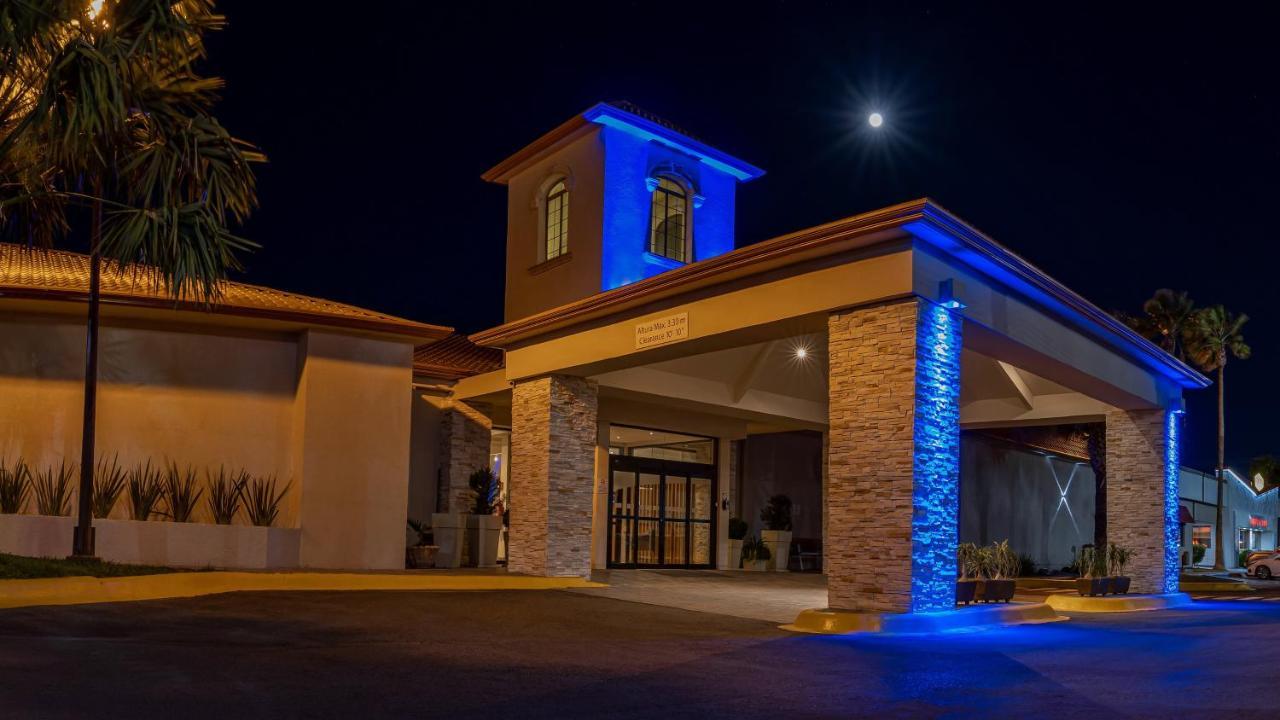 Holiday Inn Express Chihuahua By Ihg Exterior photo