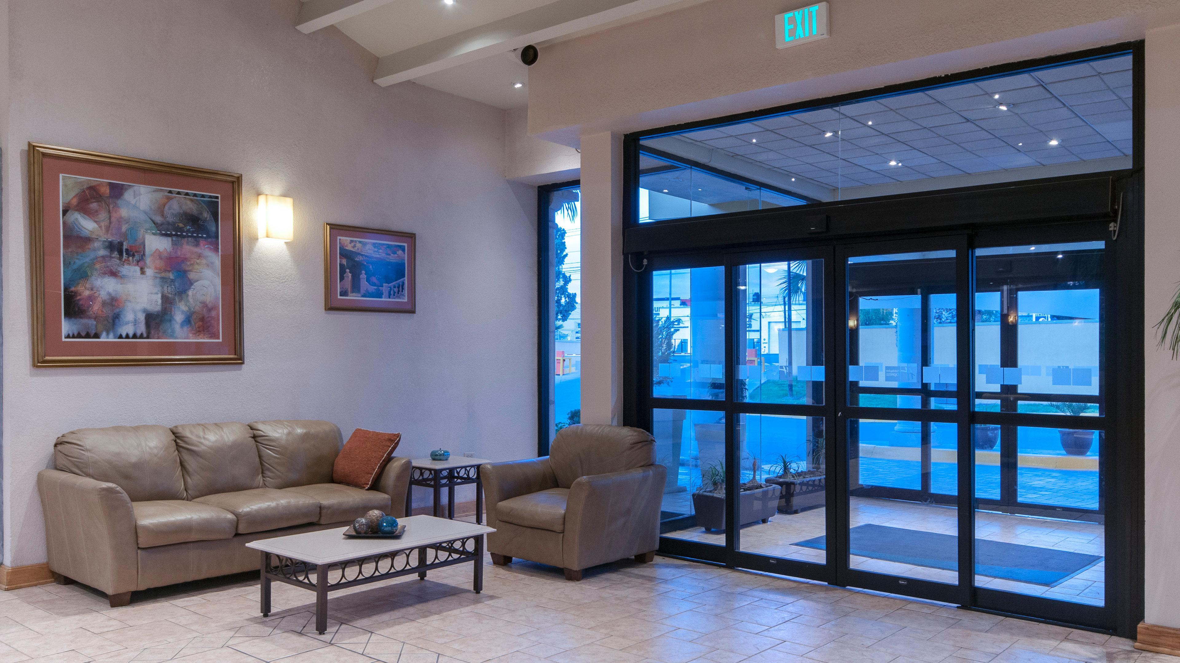Holiday Inn Express Chihuahua By Ihg Exterior photo